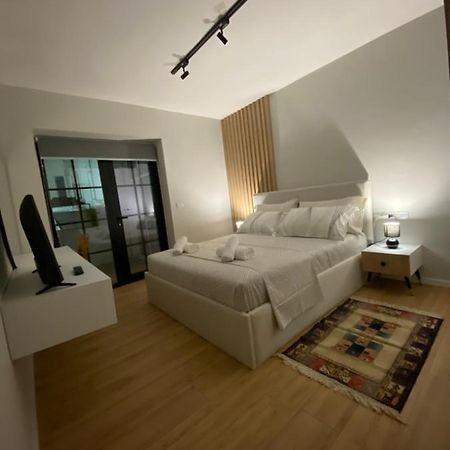 Lucas Downtown Apartment Tirana Exterior photo