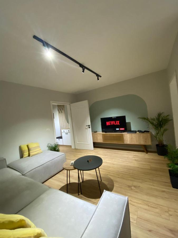 Lucas Downtown Apartment Tirana Exterior photo
